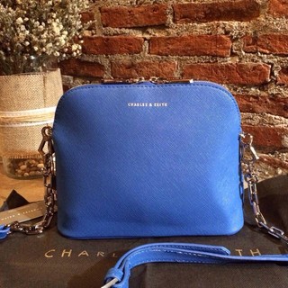 กระเป๋า CHARLE SMALL CROSSBODY BAG