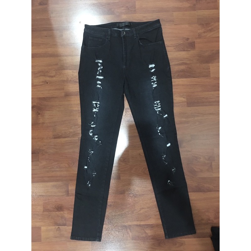 กางเกงยีนส์ แบรนด์ CHAPS สีดำแต่งขาด สภาพดี