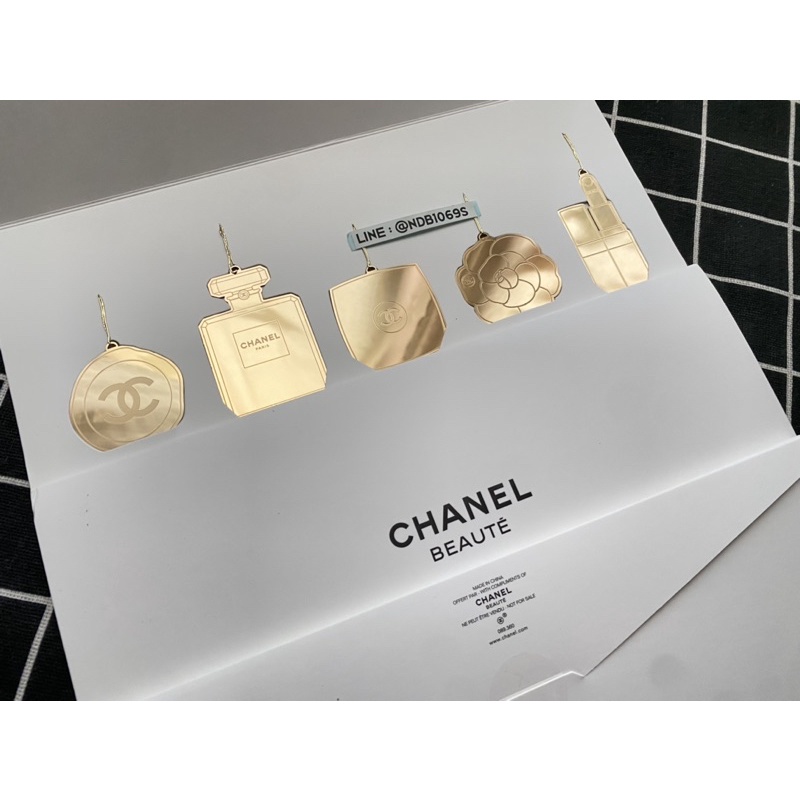 CHANEL2HAND99 VIP GIFT แท้ CHANEL ORNAMENT HANGING NO5 CAMELLIA LIPSTICK POWDER CASE ชาเนล 2021 COMPLIMENTS OF CHANEL