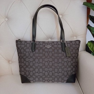 หายากมีแค่ใบเดียวถามก่อนสั่งนะคะอาจขายไปละค่ะ COACH F29958 TOP TOTE IN SIGNATURE JACQUARD