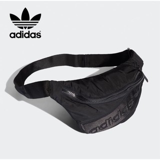 Adidasกระเป๋าคาดเอว/คาดอก อาดิดาส Bag Nylon Polyester น้ำหนักเบา มีช่องซิปหน้าหลัง แต่งดีเทลปักลายโลโก้นูน