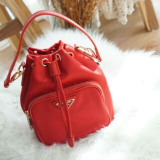 Prada Bucket bag หนังแท้ พร้อมสายสะพายยาว