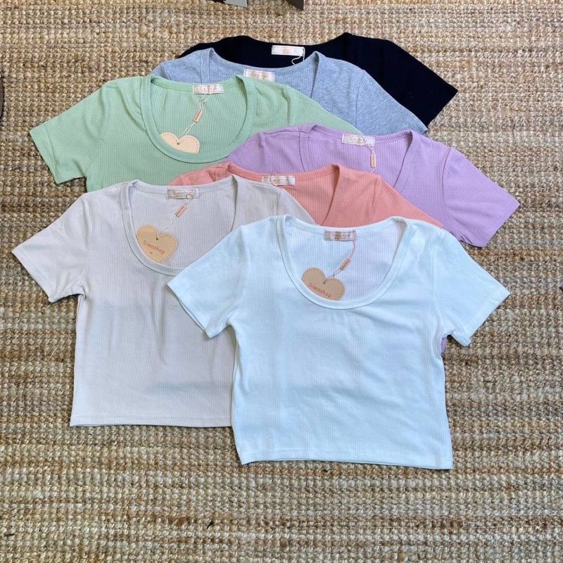 เสื้อครอปsiwashopสีขาว