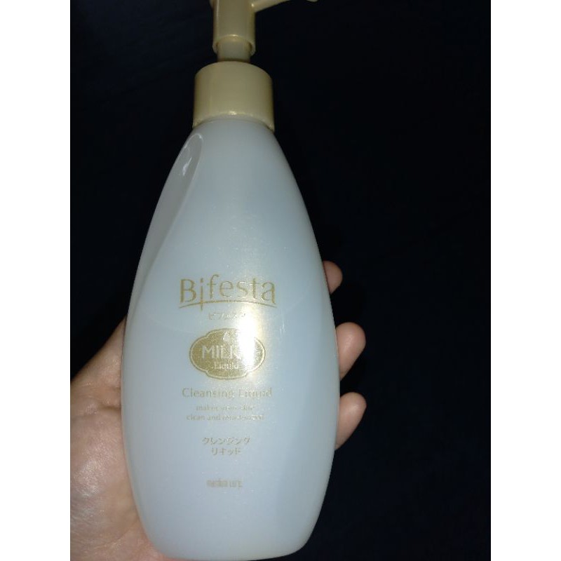 Bifesta Cleansing Milky Liquid บิเฟสต้า เคลนซิ่ง มิลค์กี้ ลิควิด 200ML