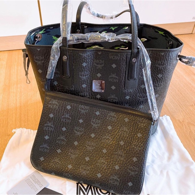 NEW⭐️ MCM Reversible Medium Shopper Tote