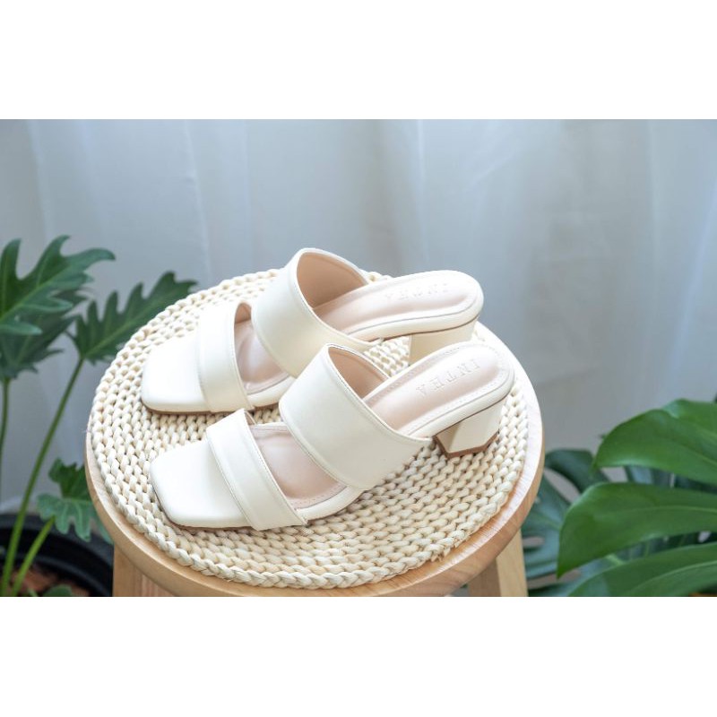 ส่งฟรี ! รองเท้า Special fluffy รุ่น INT001 #Cream