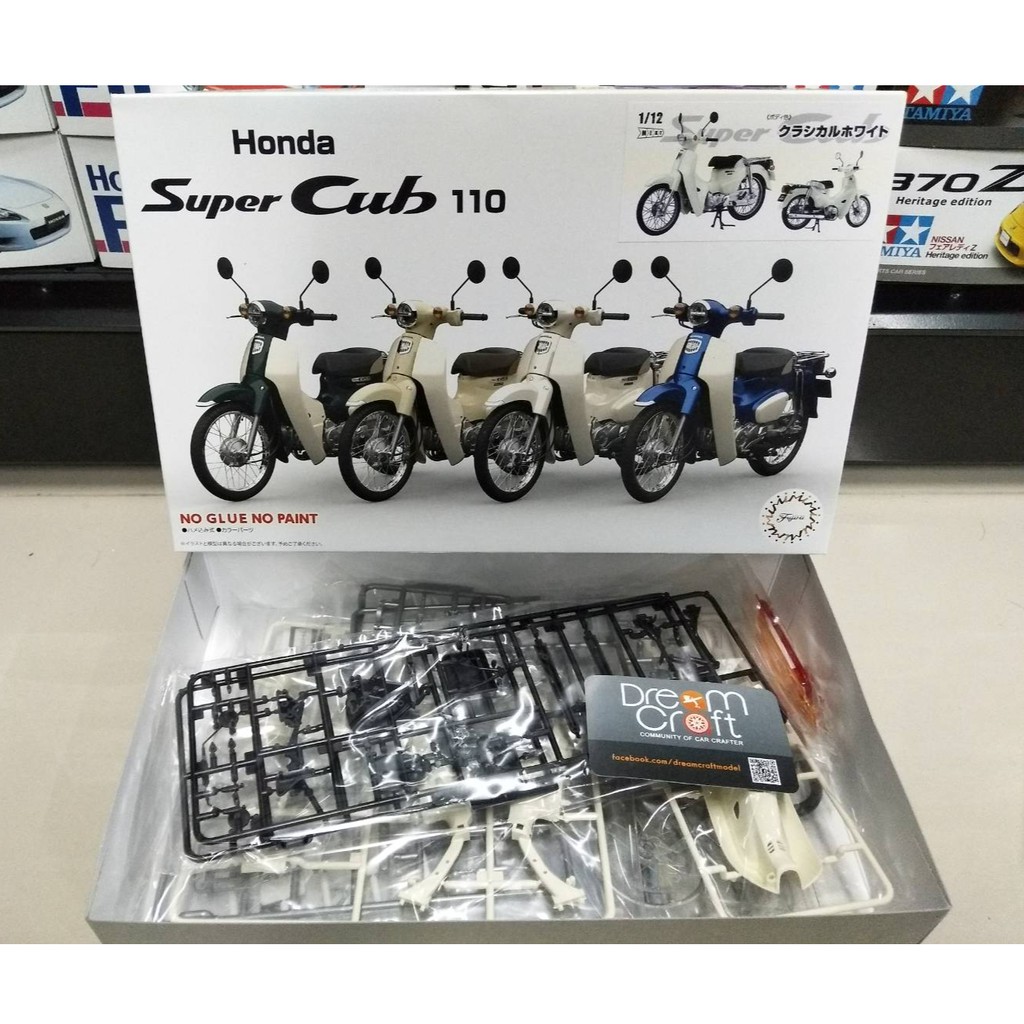 FUJIMI 1/12  Honda Super Cub 110 Classic White (โมเดลรถจักรยานยนต์ Model DreamCraft)