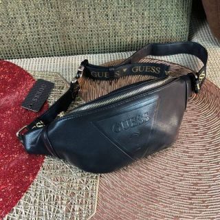 New arrival!!!
GUESS GYM EMBOSSED LOGO WAIST PACK