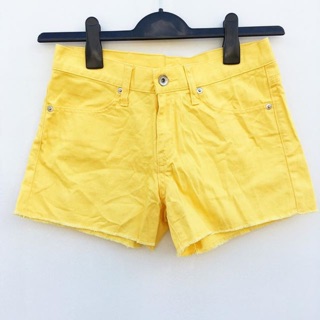 Lemon Denim Shorts ยีนส์ขาสั้นสีเหลือง