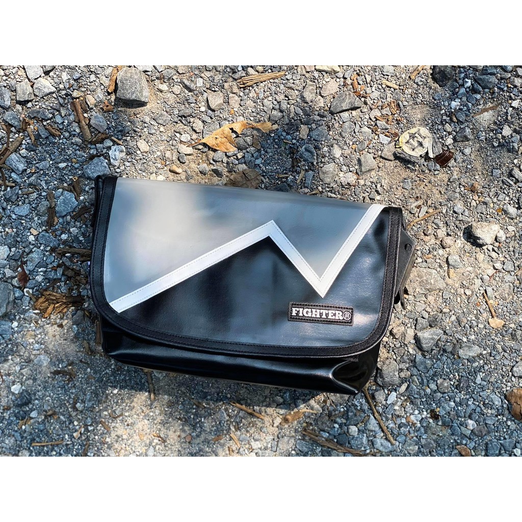 กระเป๋าผ้าใบกันน้ำ fighter