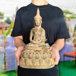 สมเด็จพระศรีศากยะ ขุดพบใต้ต้นโพธิ์วัดบวร (กว้าง7นิ้ว สูง10นิ้ว)เป็นพระพุทธรูปเนื้อโลหะสำริดสภาพเก่าแก่ตามกาลเวลา มีเทวดา