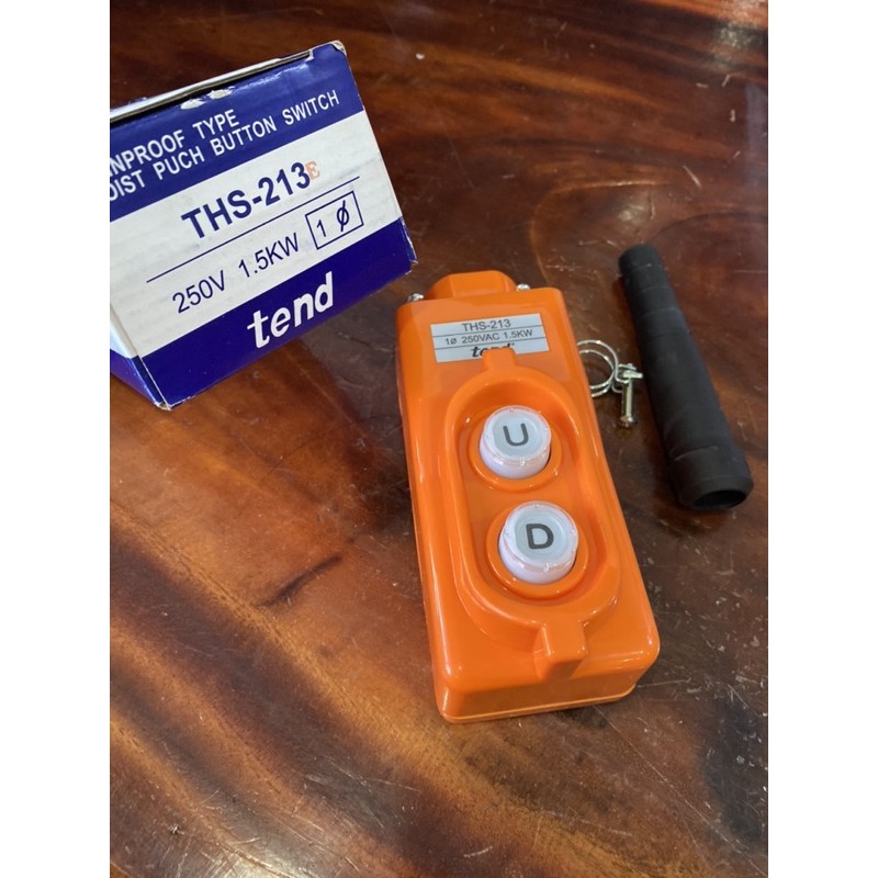 สวิทช์รอก 2 ปุ่ม 1 สปีด แบบไม่ผ่านแมกเนติก 1.5 kw รุ่น THS-213