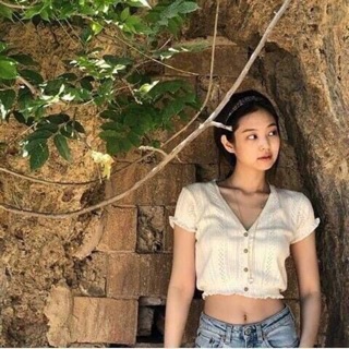 เสื้อครอปไหมพรม​สไตล์​สาว Jennie