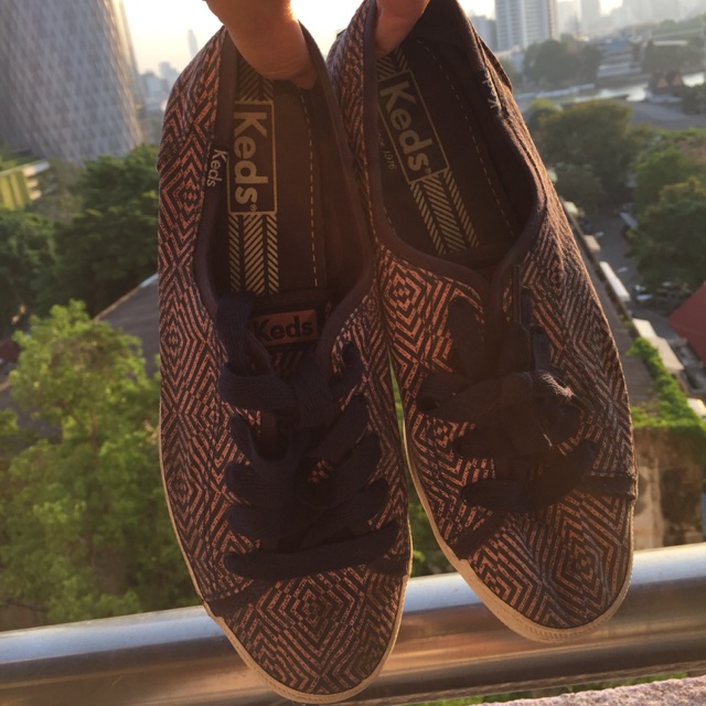 รองเท้าผ้าใบ ked แท้ ใหม่มาก เท้าเบอร์ 36-37