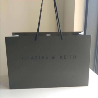 ถุงกระดาษ Charles&amp;keith