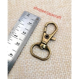 ตะขอคอหมาเกี่ยวหรือก้ามปู แพ็ค 10 ชิ้น สูง 3.2 cm. กว้าง 1.5 cm. ช่องสอดวัดด้านในกว้าง 1.2 cm.