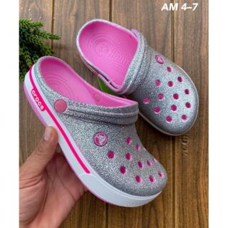 รองเท้า crocs ผู้หญิง แบบใหม่