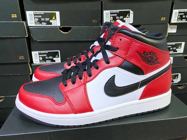 nike air jordan 1 mid chicago