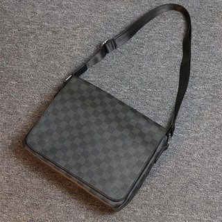 กระเป๋าสะพายข้าง ผู้ชาย หล่อเท่ห์ Handsome Crossbody bag กระเป๋าสะพายพาดลำตัว รุ่น W2915