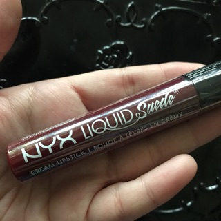 NYX lipstick สี cherry skies แท่งละ 300 บาทของแท้