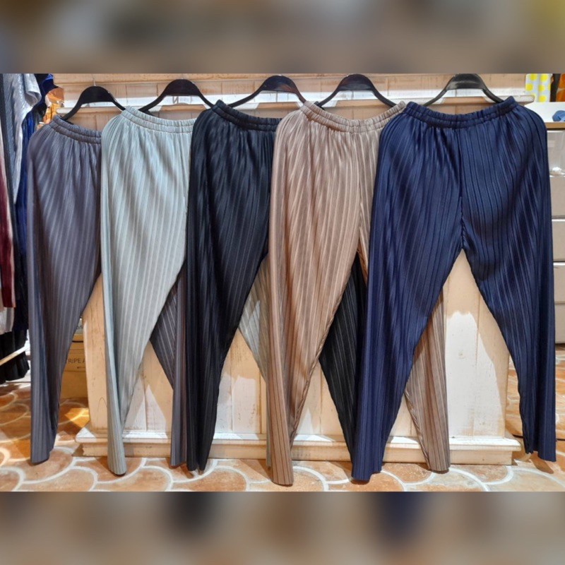 ST pleated peg pants - กางเกงพลีททรงขาสอบ วงปลายขาไม่รัด ทรงสวย