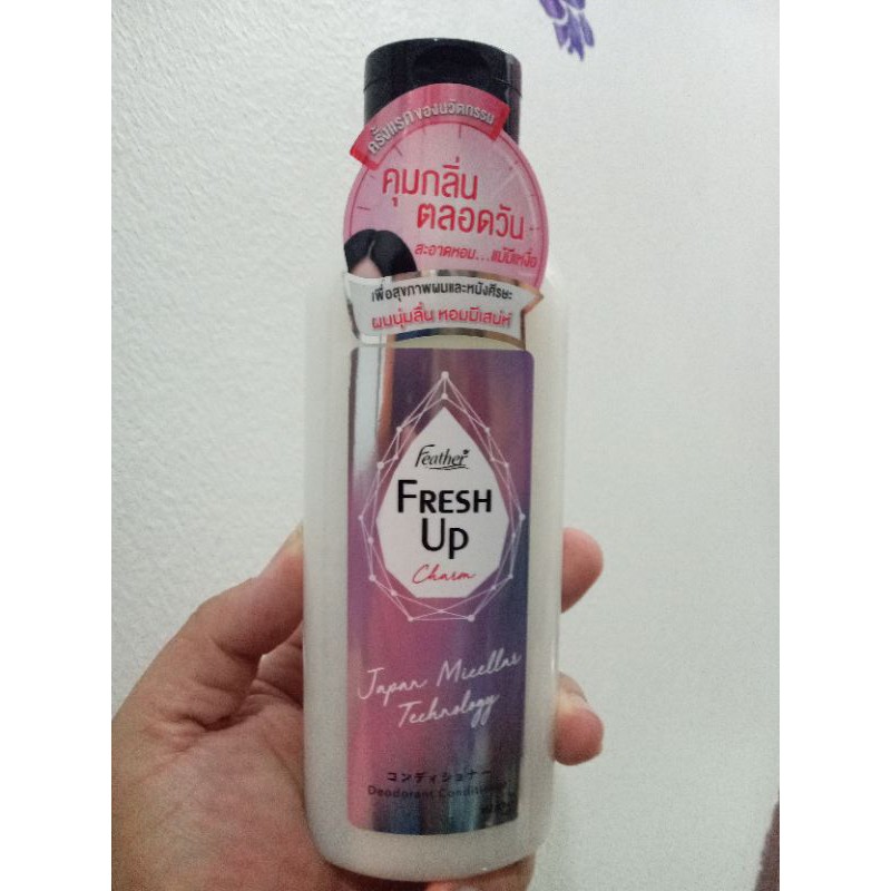 Feather Fresh Up Charm 320 ml.ครีมนวดผม