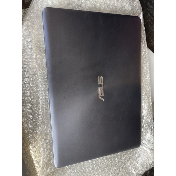 ขายNotebook Asus vivobook 15.6” i3 gen8 VGA Mx130 2G SSD M.2 240