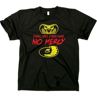 Gunshowtees เสื้อยืด ผ้าฝ้าย พิมพ์ลาย Strike First Strike Hard No Mercy Dojo สําหรับผู้ชายสามารถปรับแต่งได้