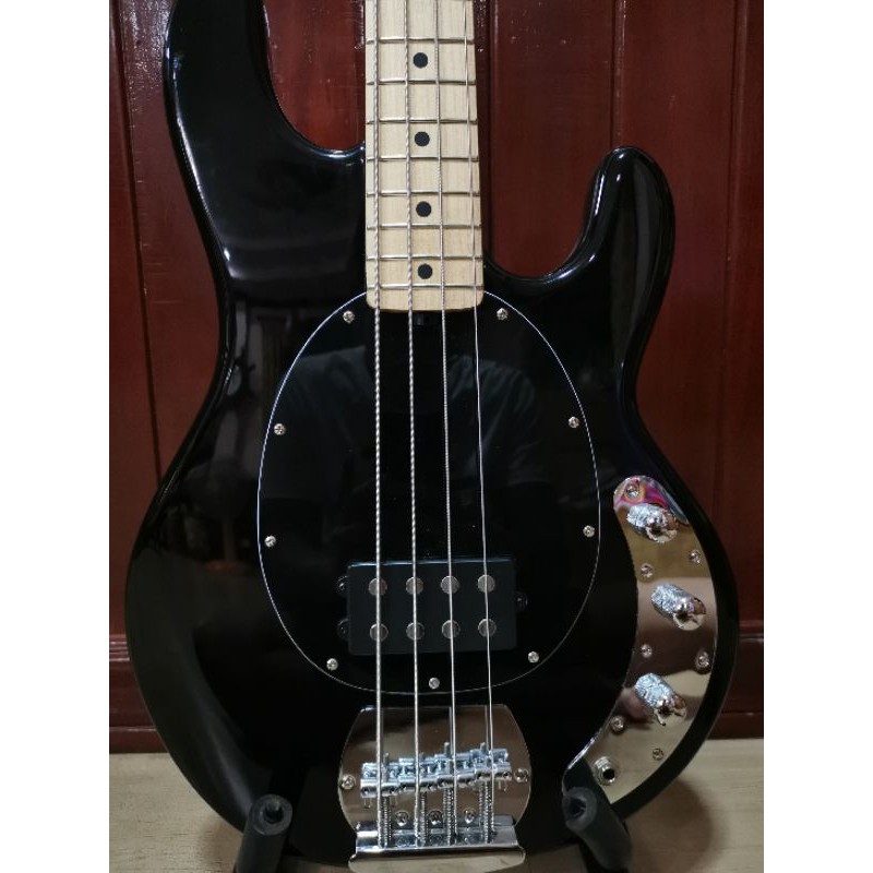 sterling by musicman Sub4