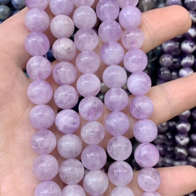 หินลาเวนเดอร์ Lavender Amethyst หินแห่งการตัดสินใจที่ดี ทรงกลม เส้นยาว เกรด AAA