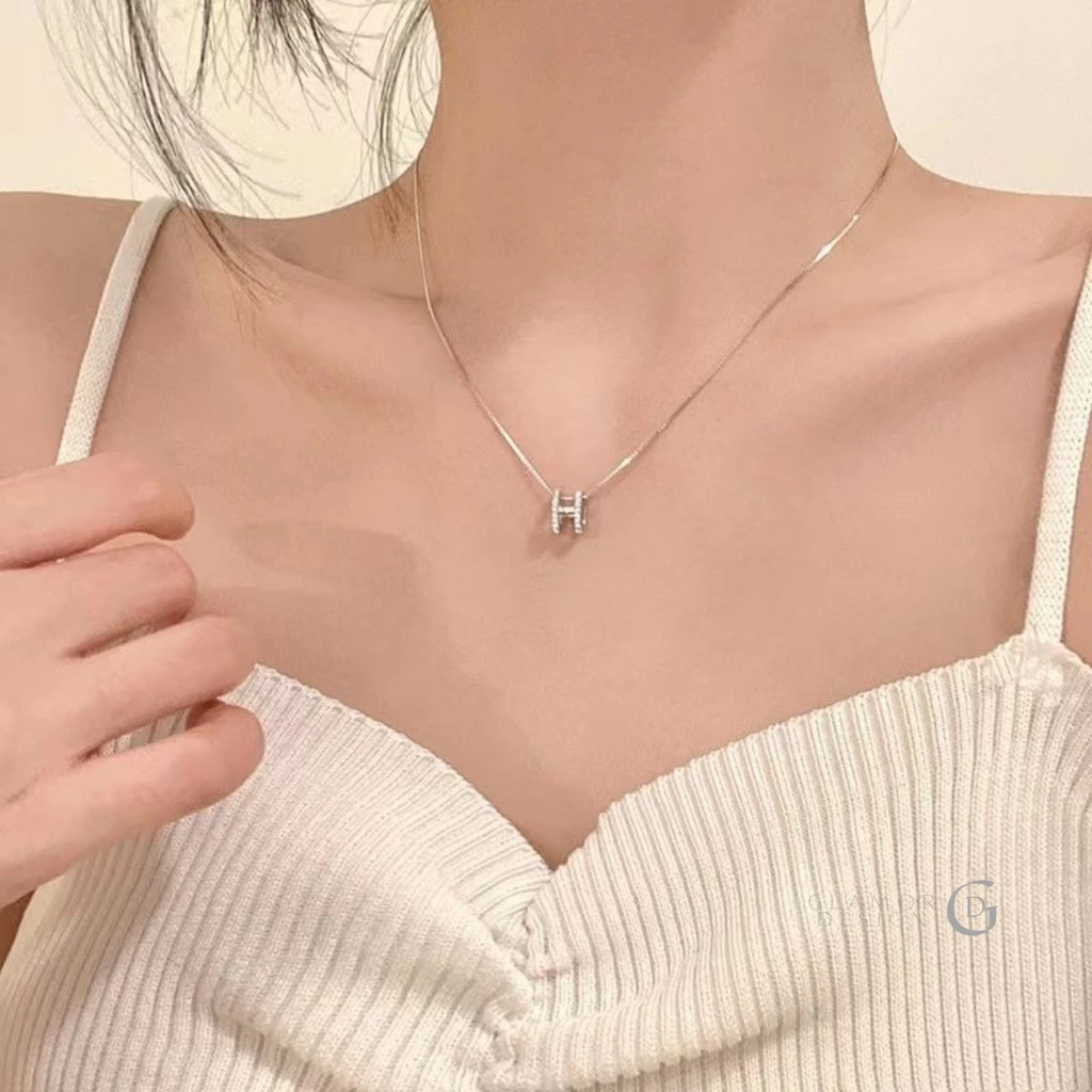 GLAMOR✨สร้อยคอเงินแท้ พร้อมจี้ฝังเพชรรูปตัว H silver925 สไตส์สาวชิคๆ สร้อยคอตัวอักษร สไตล์ใหม่
