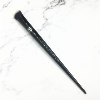 KAT VON D # 35 slope shaped nose shadow brush professional concealer makeup brush