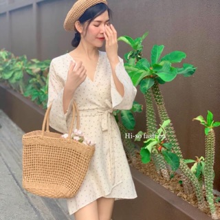 เดรสระบายแบบไขว้