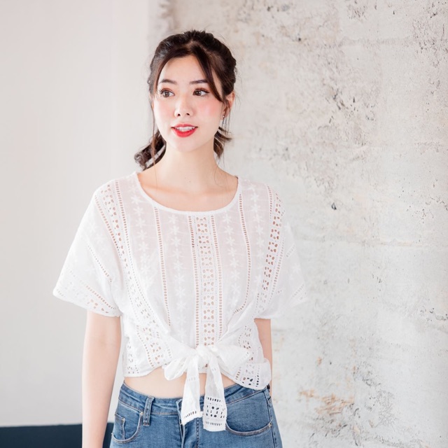 Wax Lax Lace Blouse แบรนด์ La Mignonne