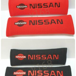 นวมหุ้มเข็มขัดนิรภัย แพ็คคู่ (2 ชิ้น) ปัก Nissan สีดำและสีแดง