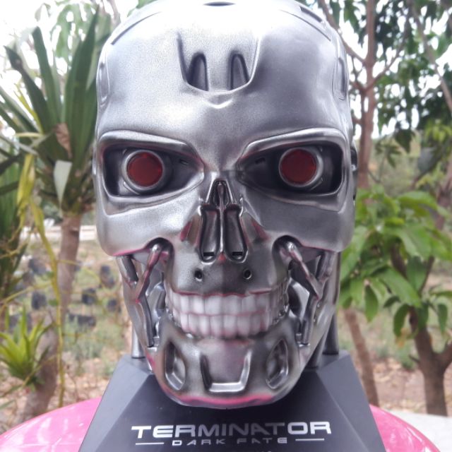 ถังป็อปคอร์นหัว Terminator ทำสีแล้ว