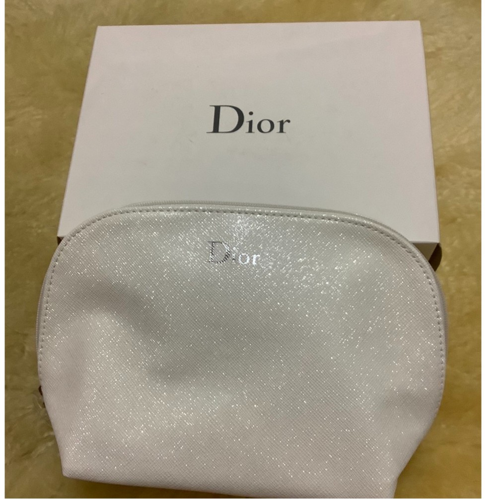 กระเป๋าเครื่องสำอางค์ Dior สีขาว ของแท้ มือ1