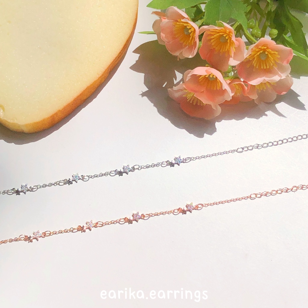 earika.earrings - stardust bracelet สร้อยข้อมือจี้ดาว (มีให้เลือก 2 สี) ปรับขนาดได้ เหมาะสำหรับคนแพ้ง่าย