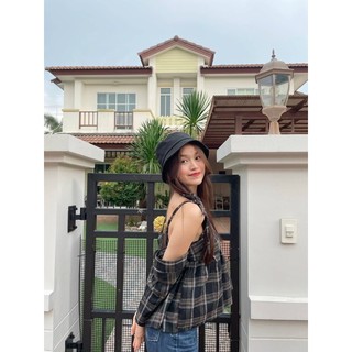 เสื้อสายเดี่ยวผูกไหล่ต่อแขนลายสก๊อต เนื้อผ้าคอตตอนนุ่มนิ่ม ใส่สบาย ลายสก๊อตรุ่นนี้ใส่แล้วไม่แก่นะคะ ดูน่ารักน่าเอ็นดูจ้า