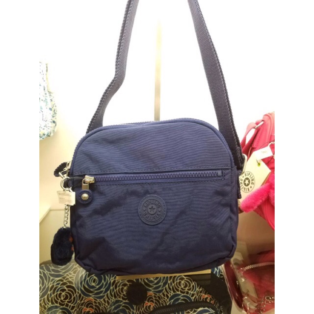 พร้อมส่ง !!!  กระเป๋าสะพายข้าง Kipling รุ่น Keefe