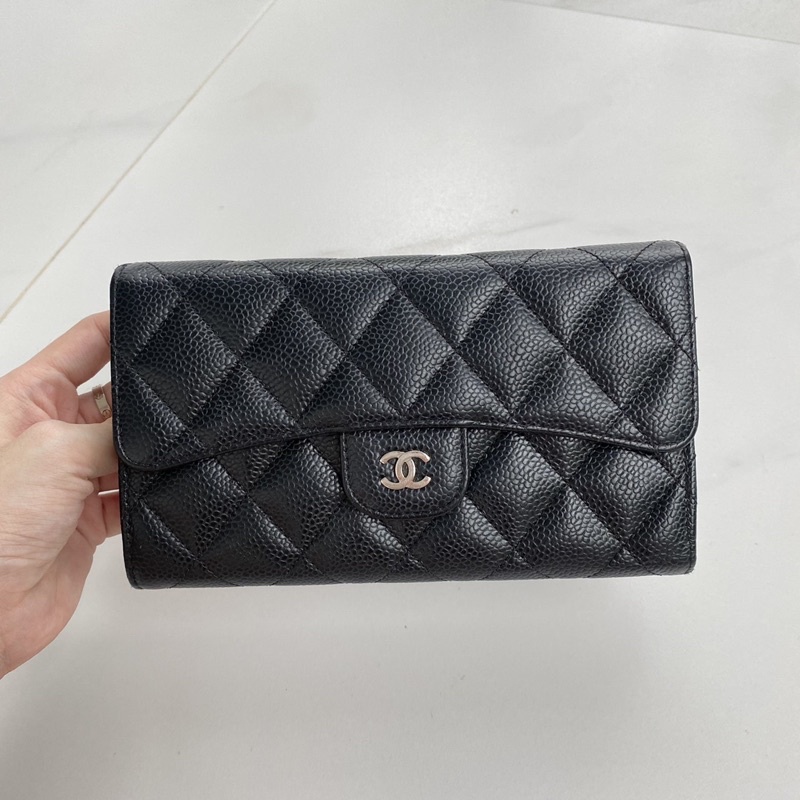 Chanel wallet holo 23