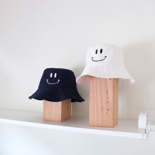 smiley bucket hat new (navy,offwhite) อย่าลืมแจ้งสีน๊า