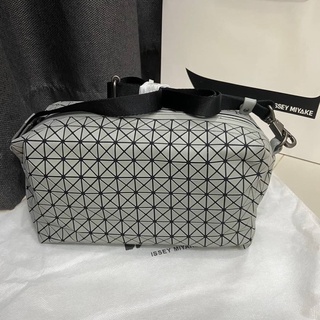 BAO BAO ISSEY MIYAKE SHOULDER SADDLE BAG กระเป๋าสะพายข้างครอสบอดี้ แบรนด์บาวบาว อิซเซ่ มิยาเกะ ตารางสี่เหลี่ยม matte เทา
