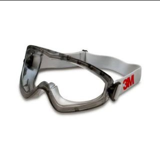 goggle 3M รหัส2890 ใส่ครอบทับแว่นสายตาได้ค่ะ  สอบถามข้อมูลเพิ่มเติมได้นะคะ สินค้ามีพร้อมส่ง