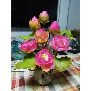 แจกันดอกไม้ประดิษฐ์ดินปั้น “lotus ดอกบัว ”สินค้าhand made สนใจสอบถามได้ค่ะ (ทำด้วยมือปั้นเองทั้งหมดค่ะ)