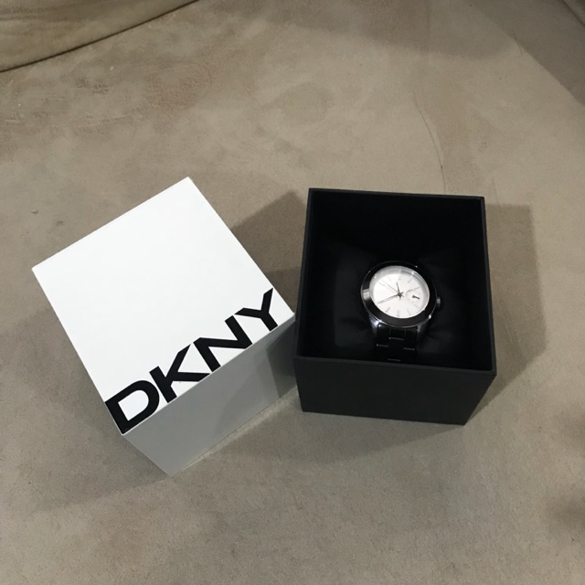 นาฬิกาผู้หญิงยี่ห้อDKNY รุ่นNY 2143