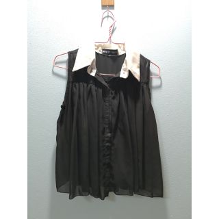 เสื้อแขนกุด ผ้าชีฟอง
ไซส์ s