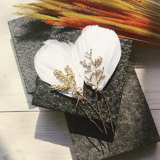 White Feather Handmade Gold Hair Pins : ปิ่น ปักผม สีทอง ขนนก ขาว โบฮีเมียน