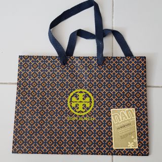 ถุงกระดาษหูหิ้ว Tory burch ใหม่ แท้ จากอเมริกา