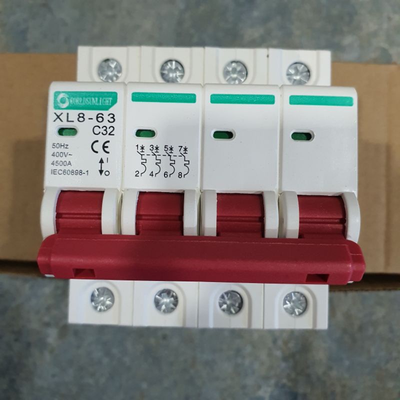 เบรกเกอร์ AC 3 เฟส 400V 32A L1 L3 L3 N 4P